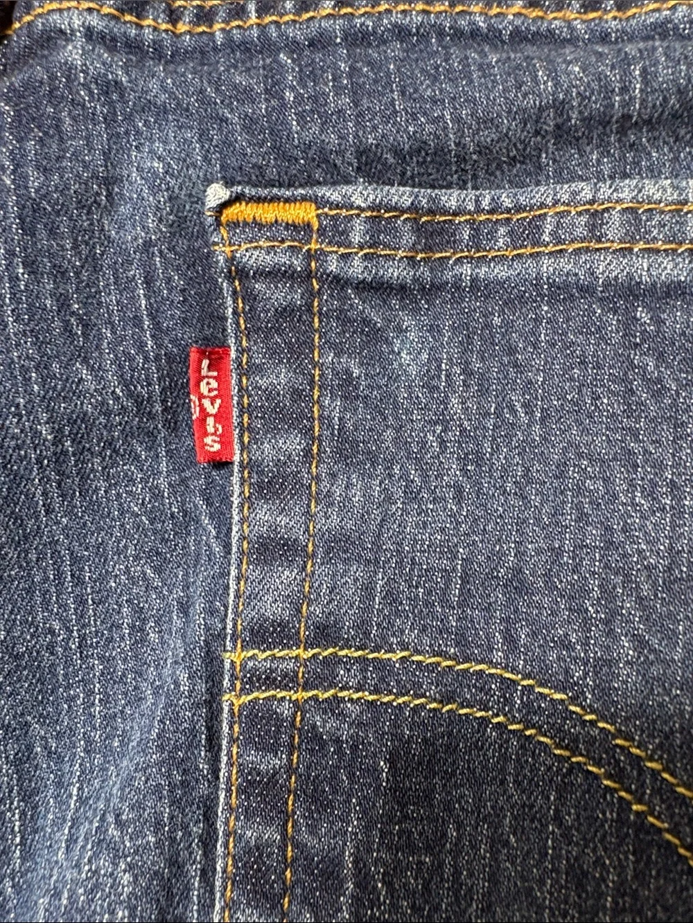 Levis medium dark